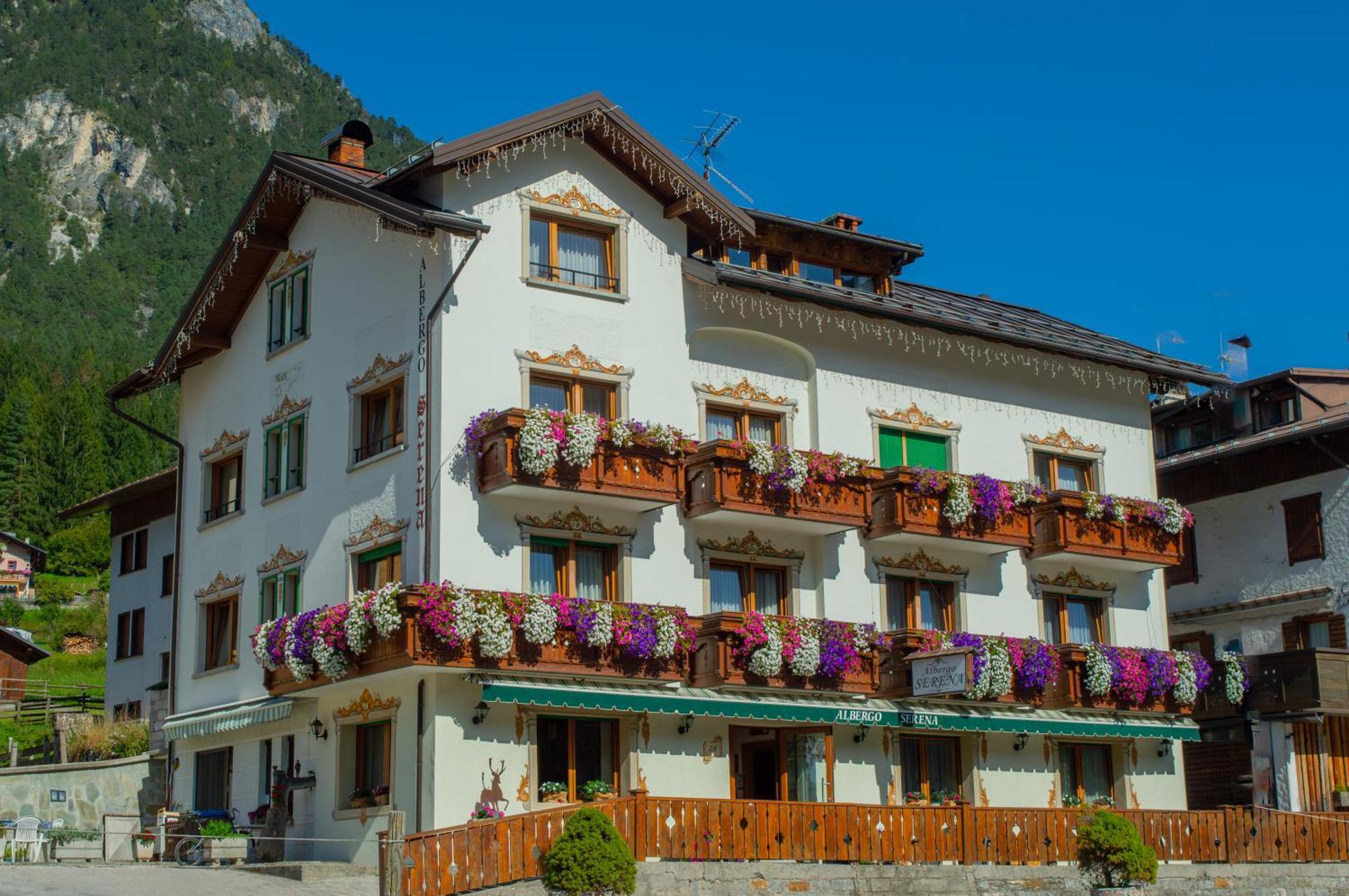 Hotel Serena Auronzo di Cadore Exterior photo